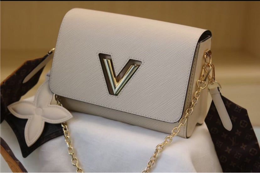 Louis Vuitton woman crossbody
